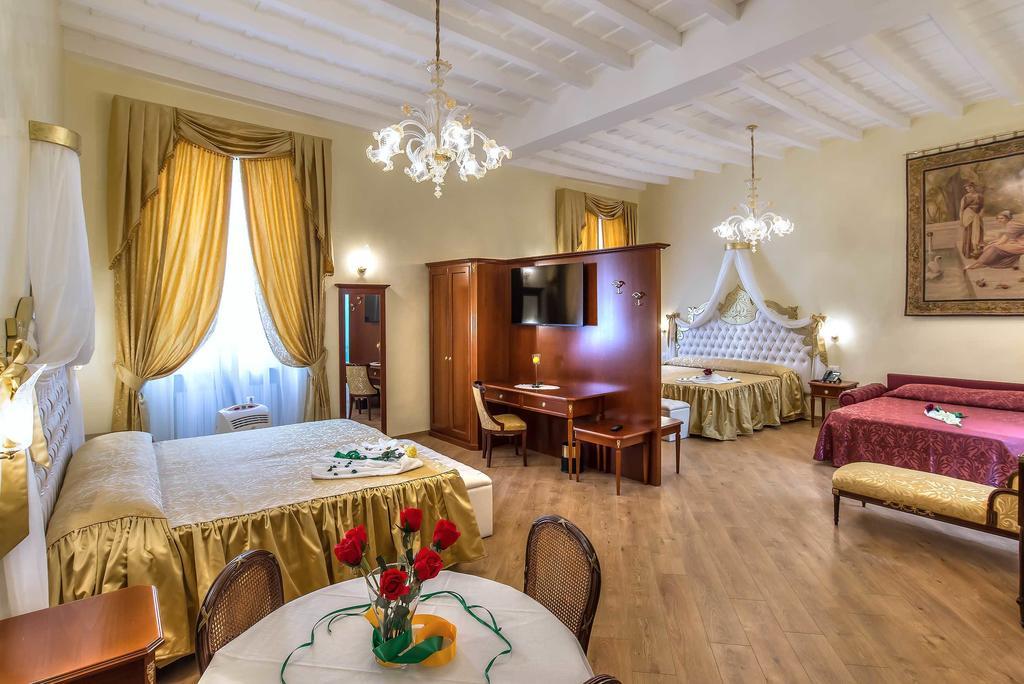 Trevi Rome Suite Номер фото