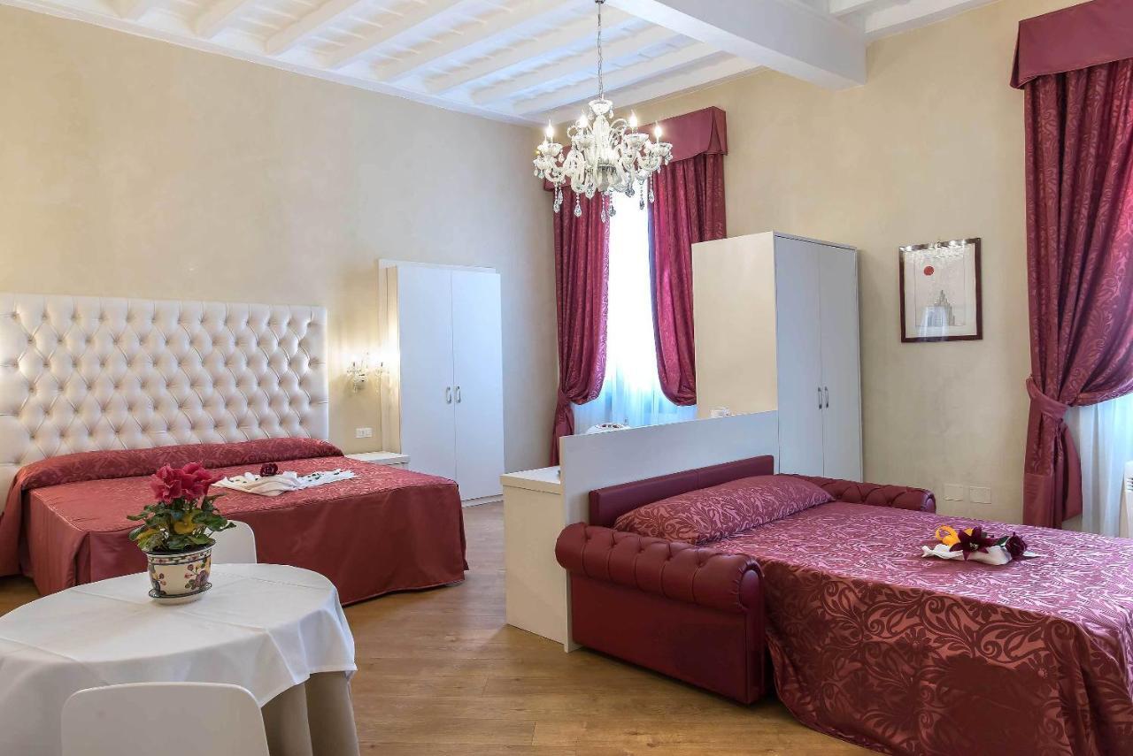 Trevi Rome Suite Номер фото
